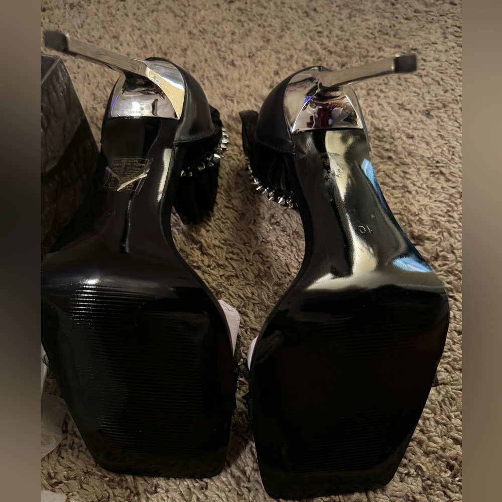 Azalea Wang sexy shoe size 10, worn once, still in shoe bag, box included